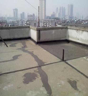 江陵漏水维修 楼顶漏水是什么原因，楼顶漏水维修方法是什么?